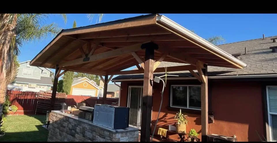 Backyard Shade Structures — gallery photo 9